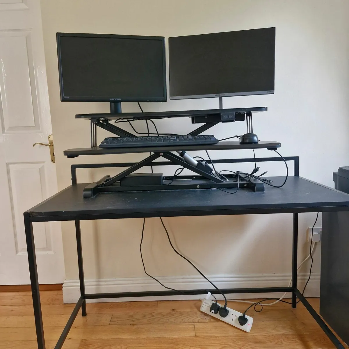 Vonhaus Electric sit-stand desk converter+desk - Image 1