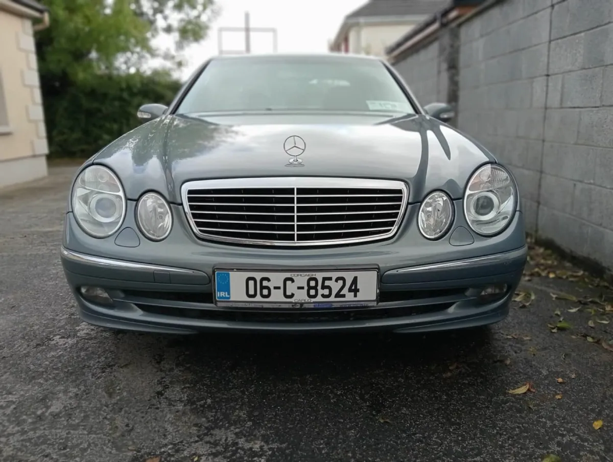 Mercedes-Benz E-Class 2006 - Image 4