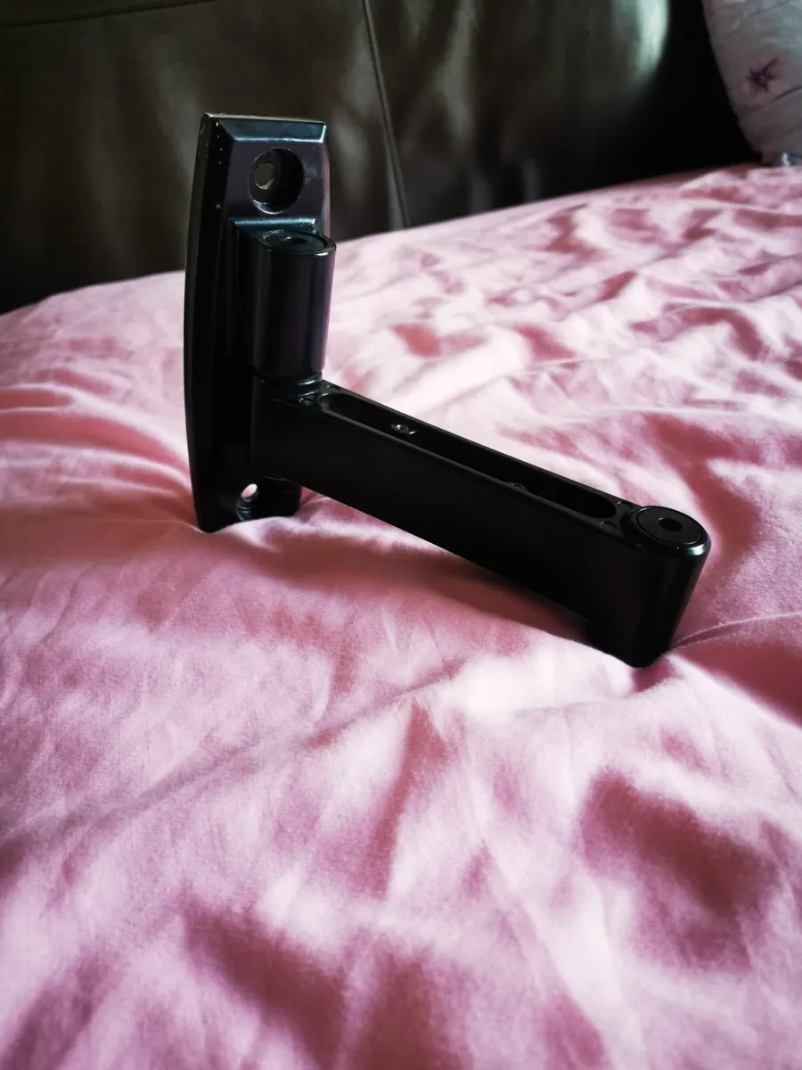 Coal Bunker and Samsung TV + W. Mount - Image 1