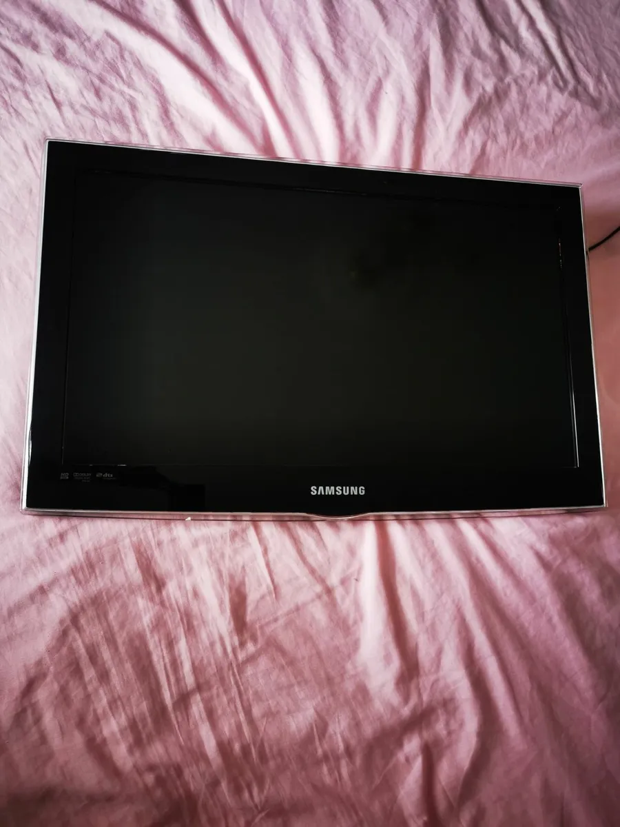 Coal Bunker and Samsung TV + W. Mount - Image 2