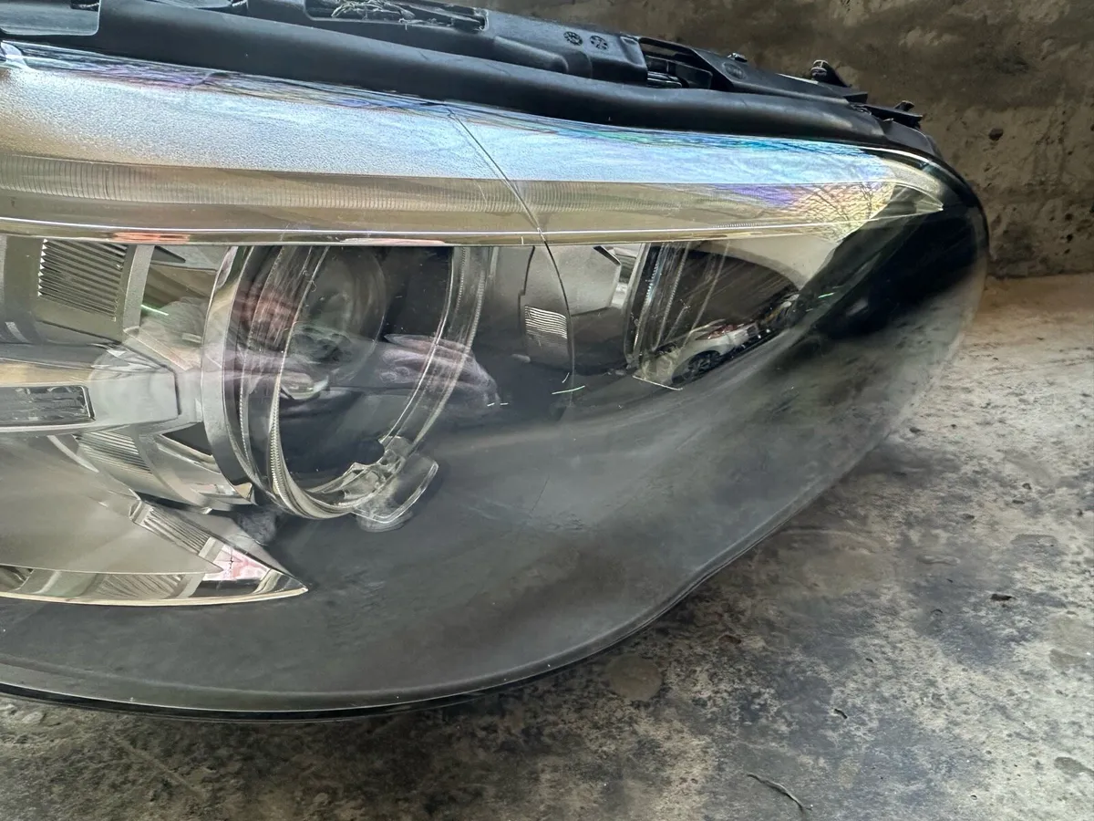 BMW F10 F11 LCI headlight 7317134 refurbished - Image 3