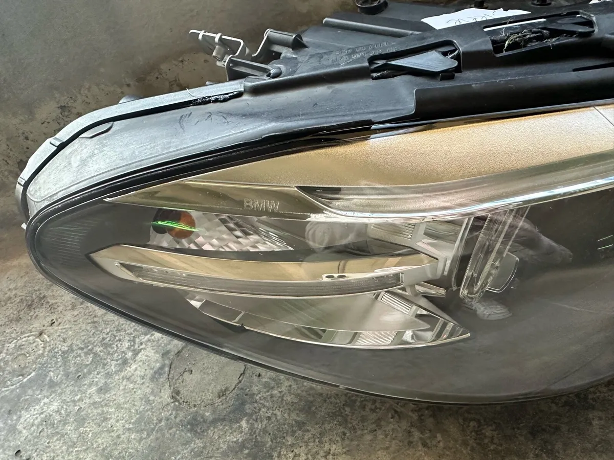 BMW F10 F11 LCI headlight 7317134 refurbished - Image 4