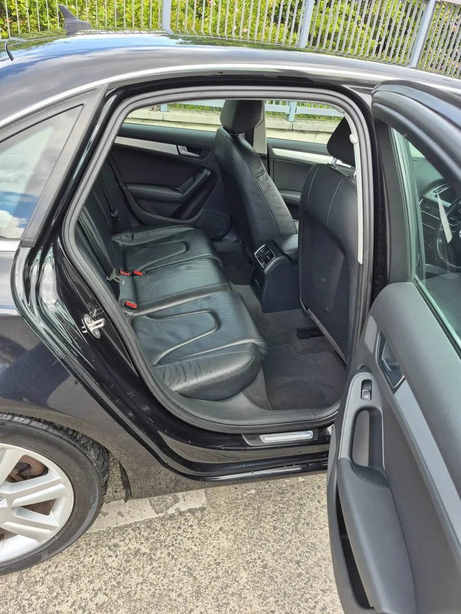 Audi A4 2011 - Image 2