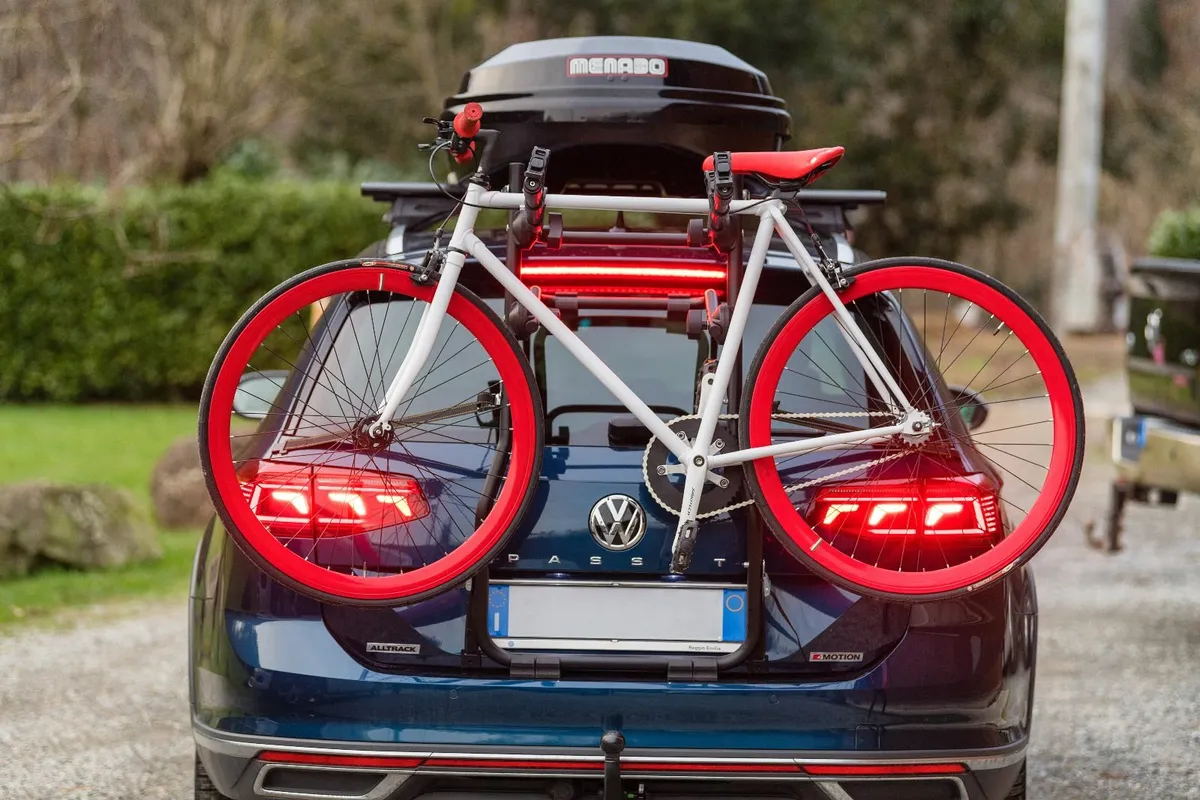 Menabo Viper Bike Rack for 3 Bikes - Image 1