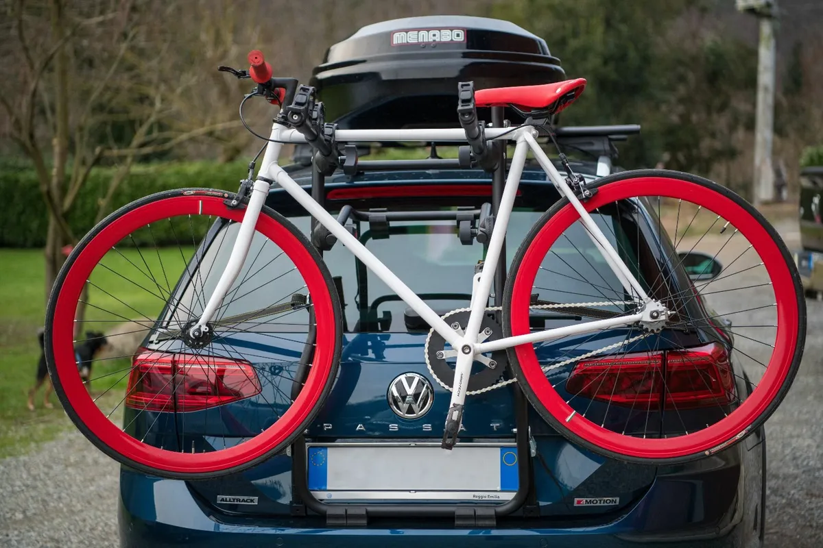 Menabo Viper Bike Rack for 3 Bikes - Image 3