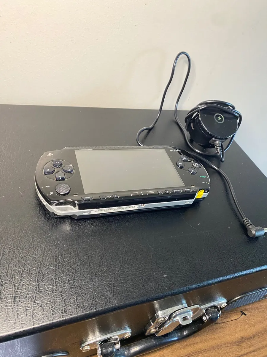 Sony PSP console - Image 1