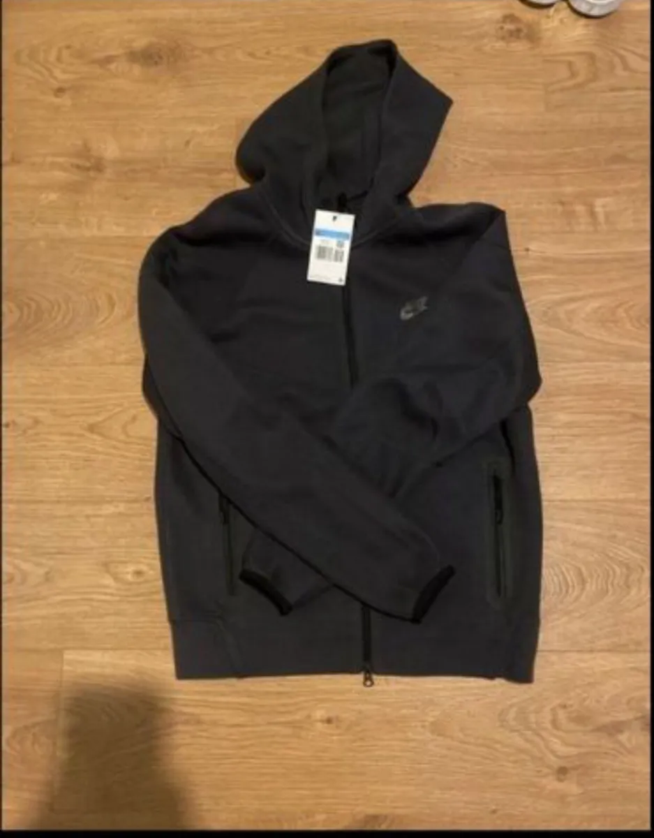 Tracksuit - Image 1