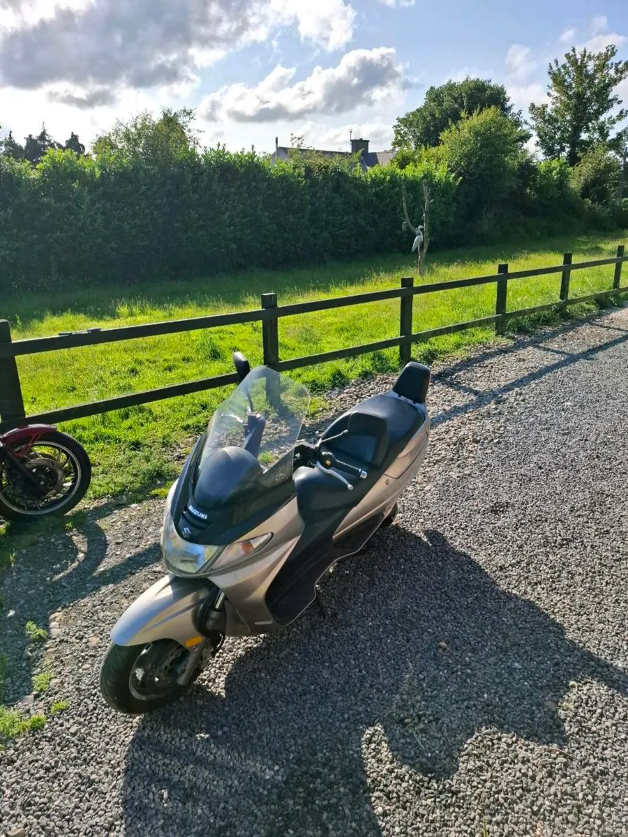 Motorcycle - Image 4