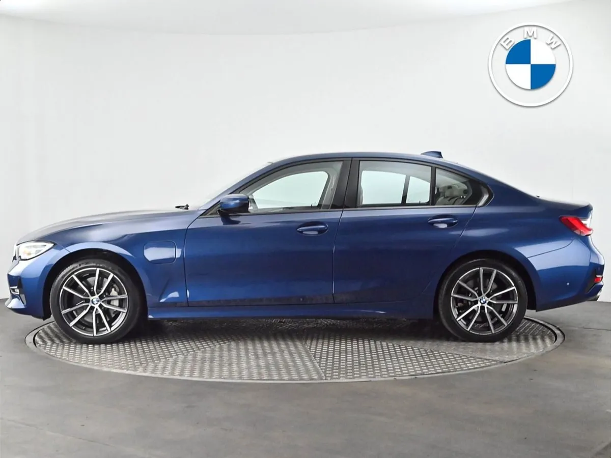 BMW 3 Series 330e Sport Pro Saloon - Image 3
