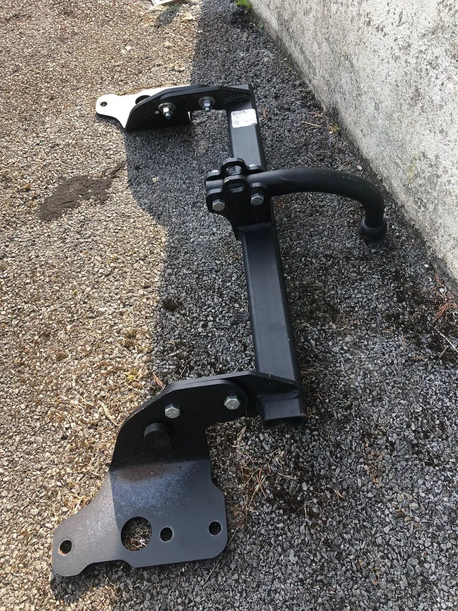 Car Hitch - Image 3