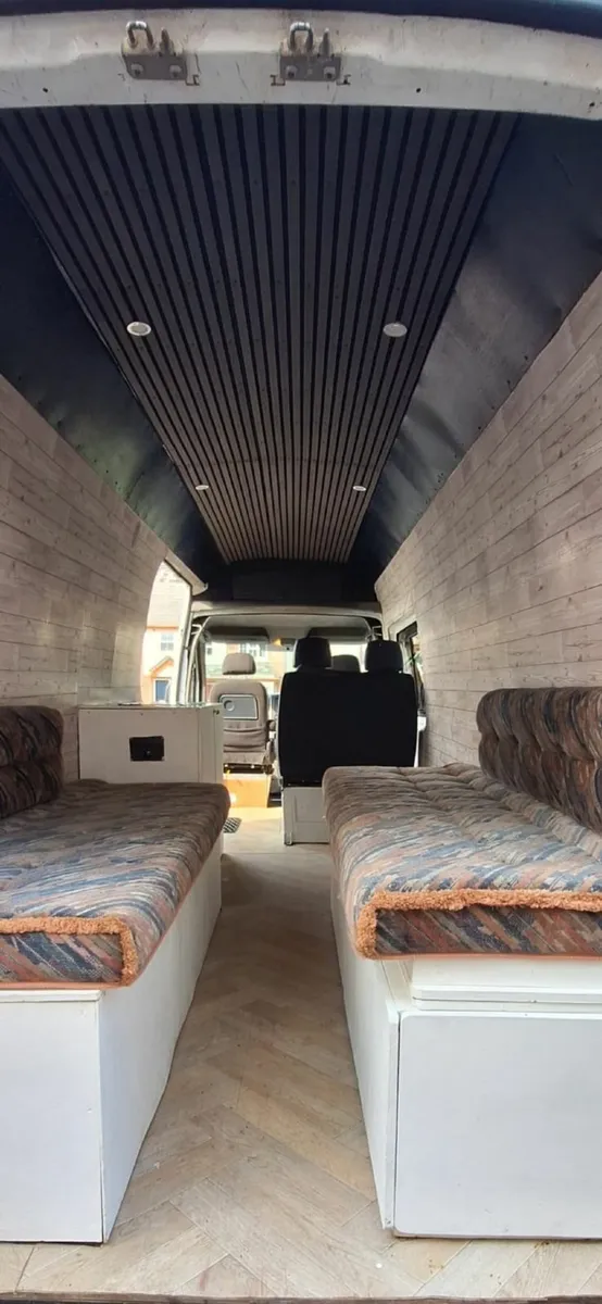 Mercedes Sprinter Camper - Image 4