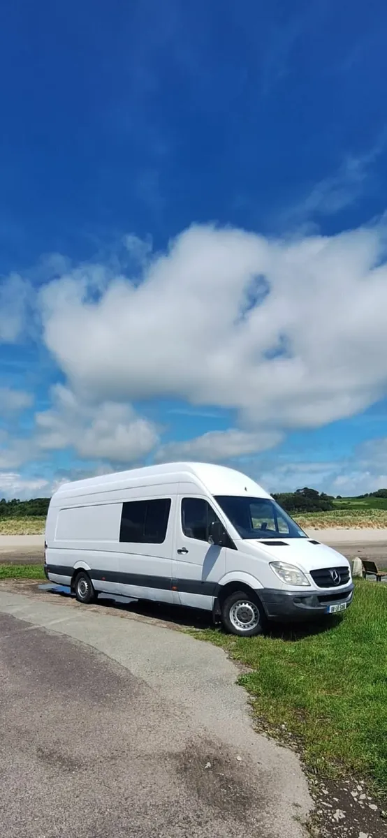 Mercedes Sprinter Camper - Image 3