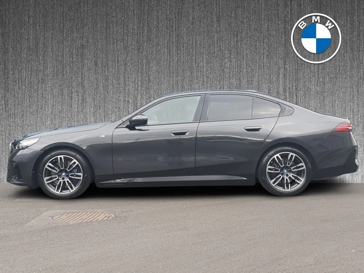 BMW i5 Edrive40 M Sport Saloon - Image 4