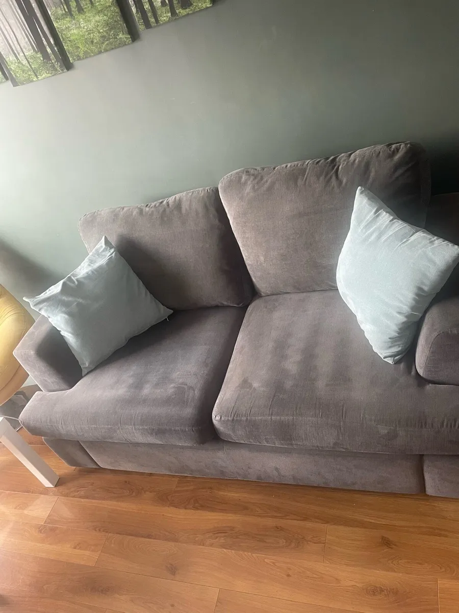 Sofa and swivel seat - Image 2