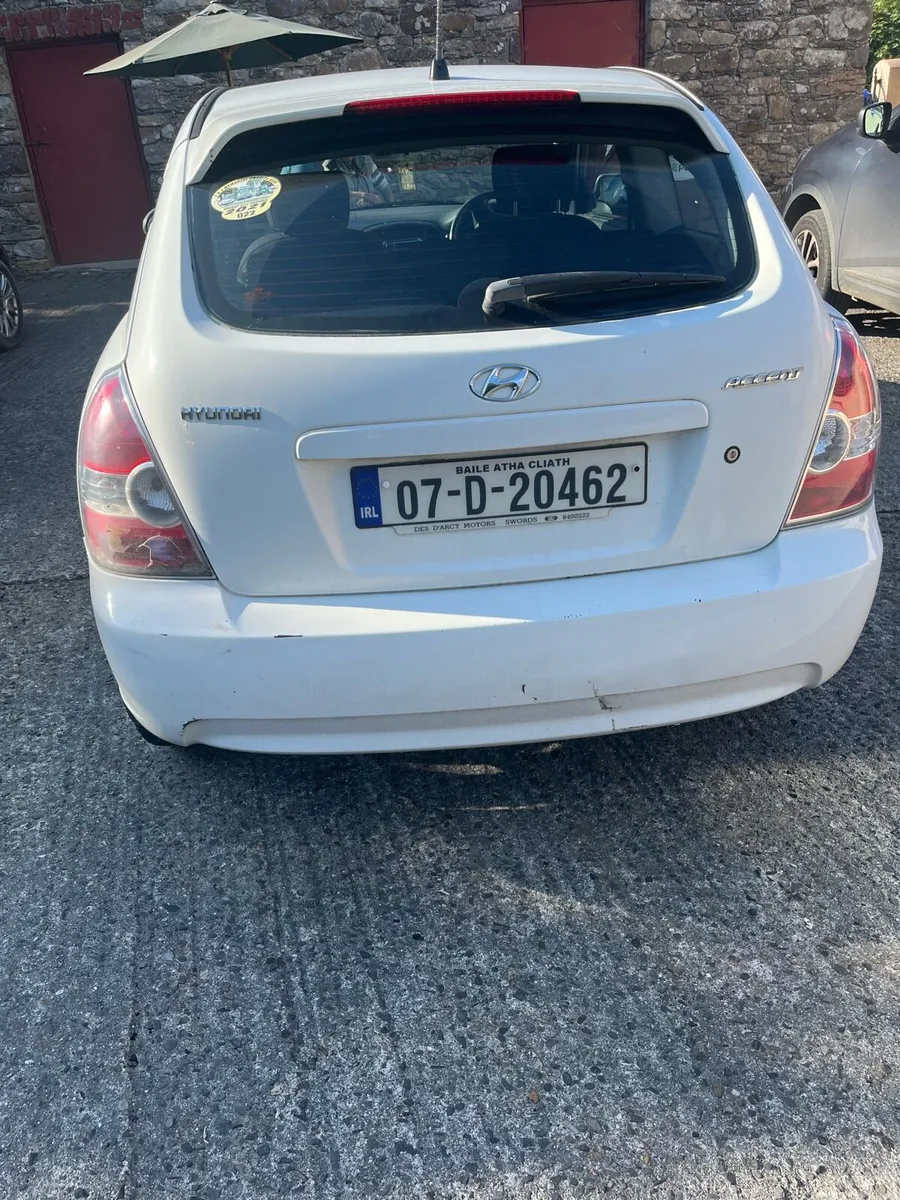 Hyundai Accent - Image 2