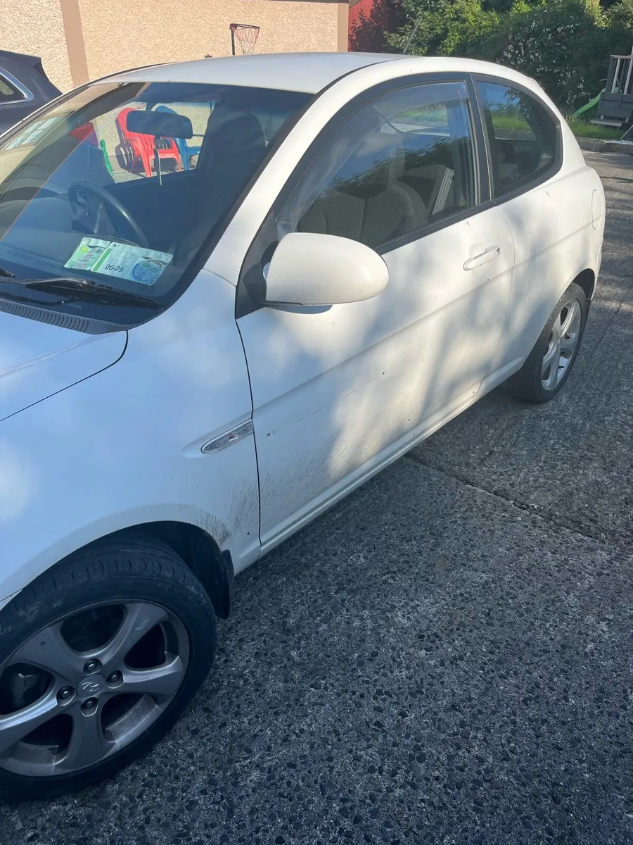 Hyundai Accent - Image 3