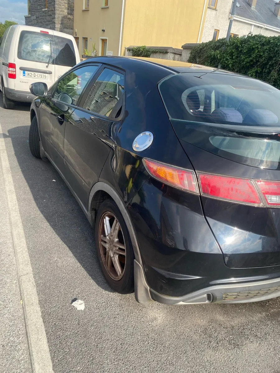 Honda Civic 2009 - Image 1