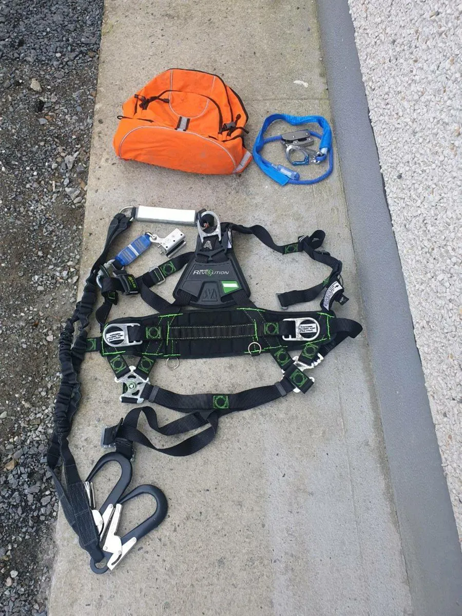 Miller Revolution Safety Harness - Image 1