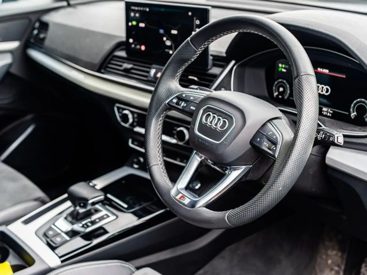 Audi Q5 Tfsi E S Line Quattro - Image 4