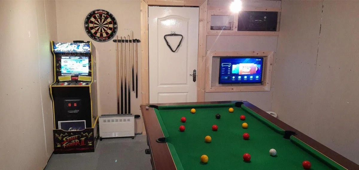 Pool table