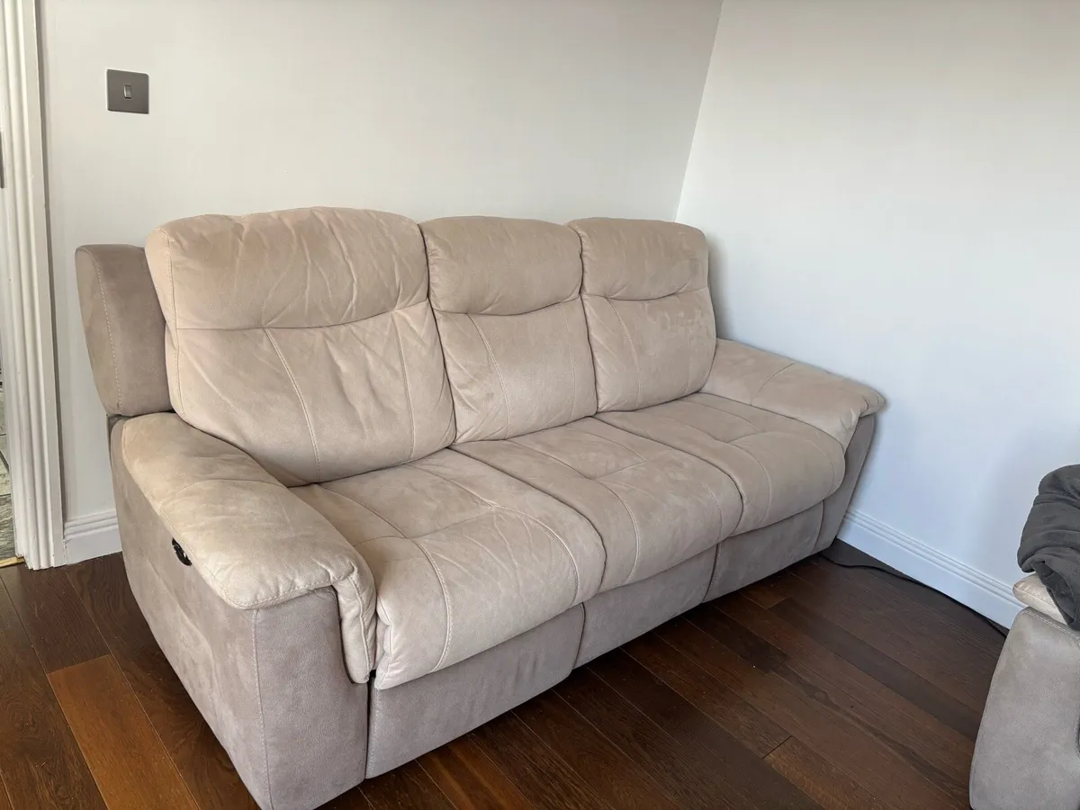 Couch - Image 2