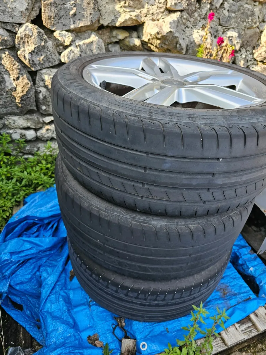 Audi 18" Alloy wheels 3 pcs - Image 2