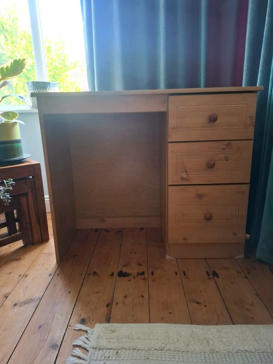 Sturdy 3 drawer study desk