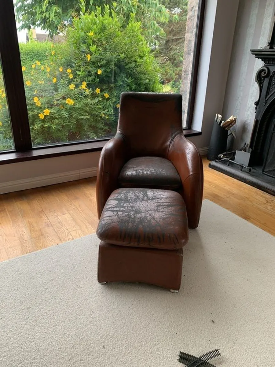 arm chair - Image 1