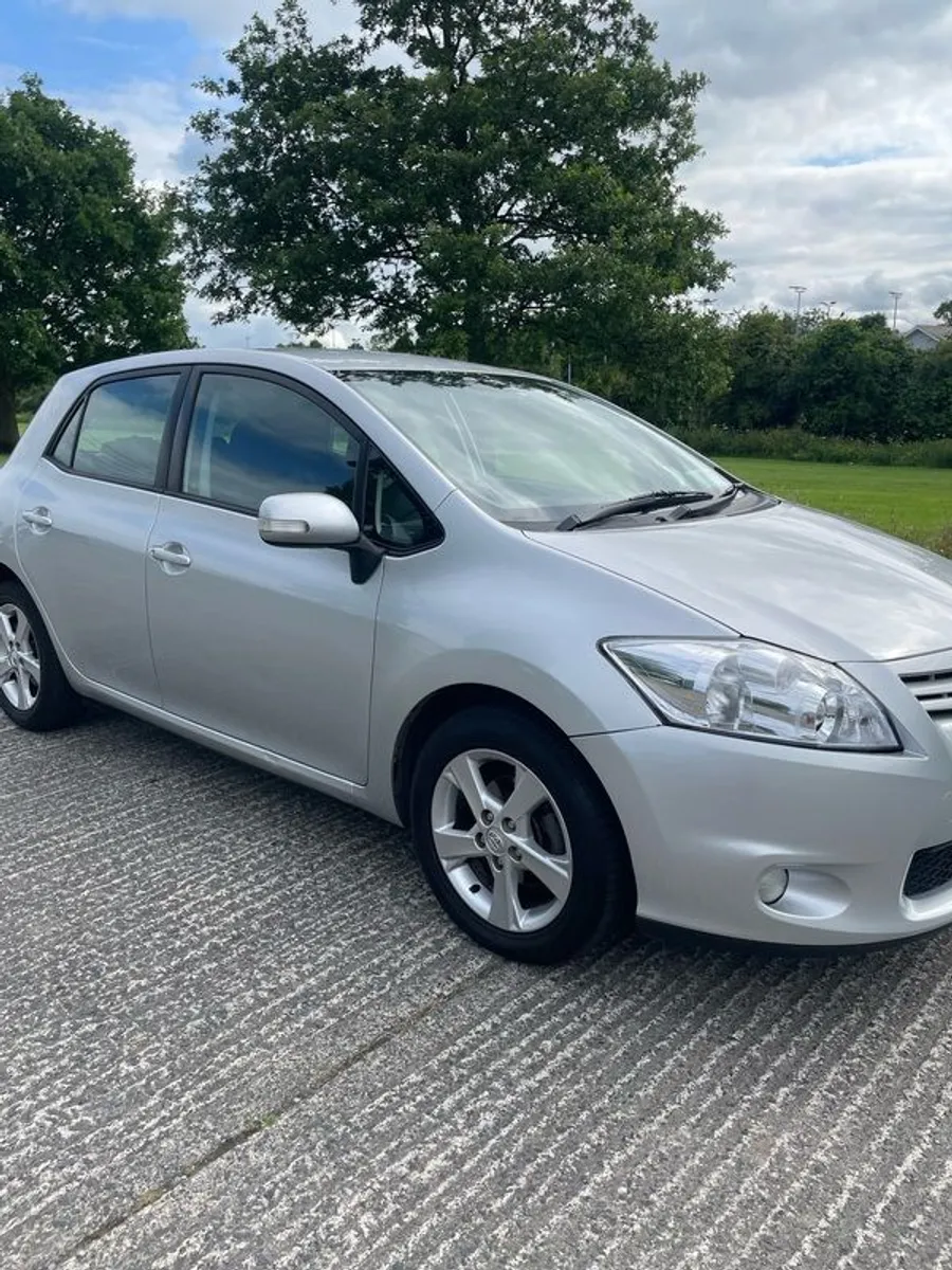 2011 Toyota Auris - Image 3
