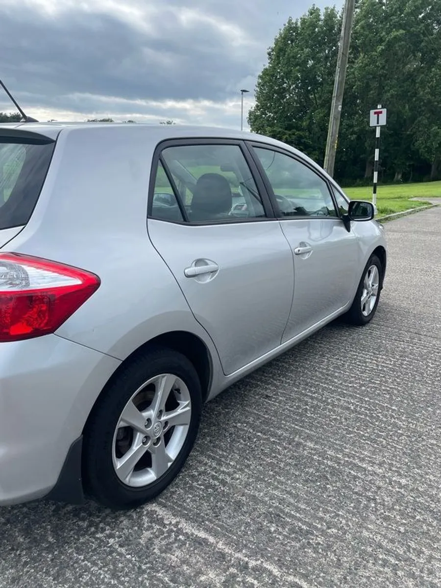 2011 Toyota Auris - Image 4