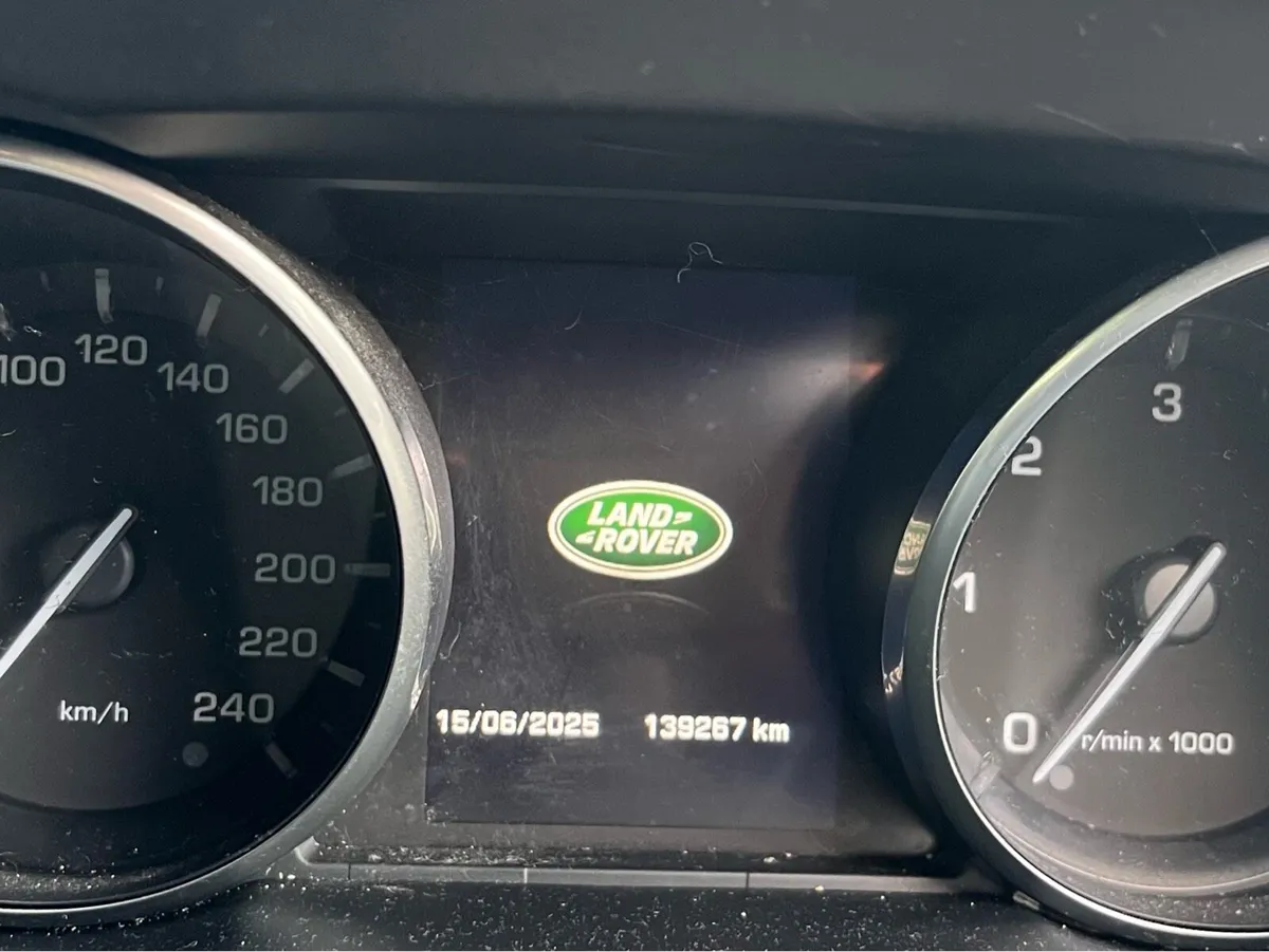 Land Rover Discovery Sport - Image 3