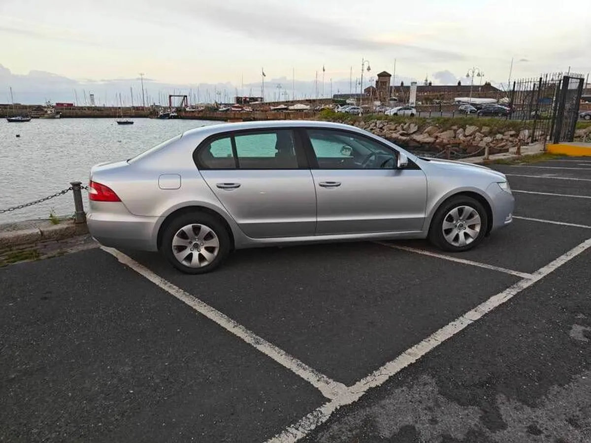 2013 Skoda Superb - Image 2