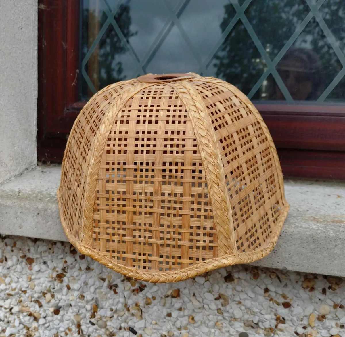 WICKER LAMP SHADE (USED). - Image 1