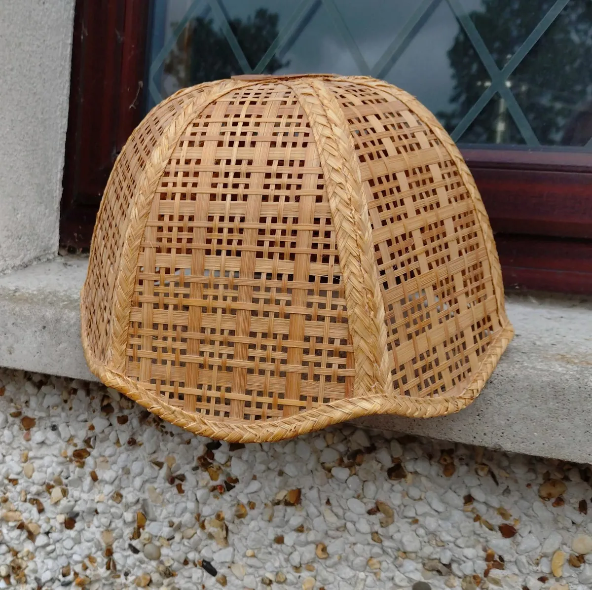 WICKER LAMP SHADE (USED). - Image 2