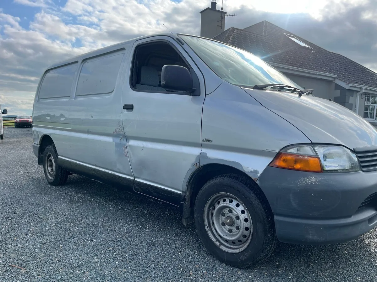 2004 Toyota hiace D4D - Image 2
