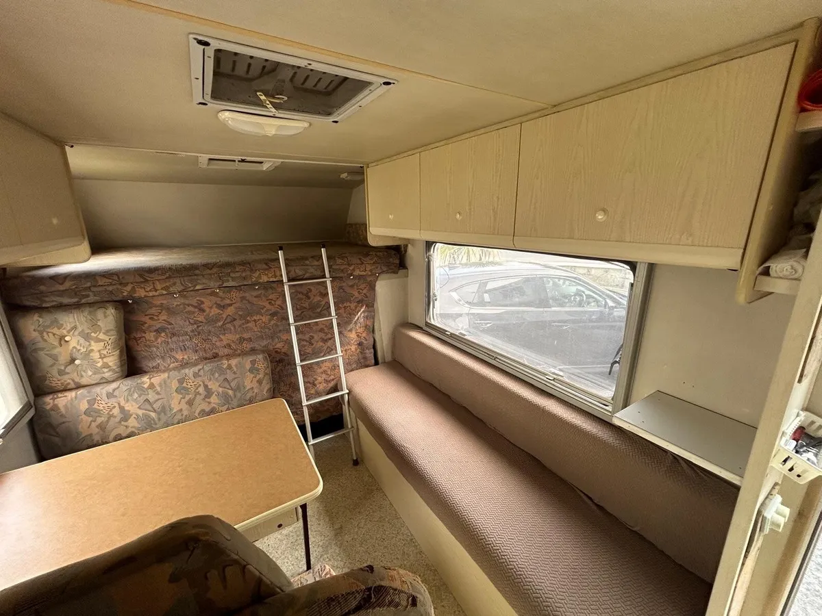 FORD TRANSIT RIVIERA 5 berth motorhome - Image 4