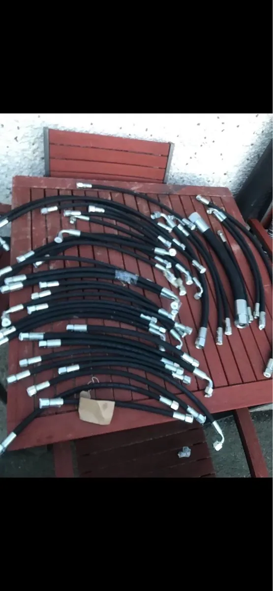 Hydraulic hoses - Image 1