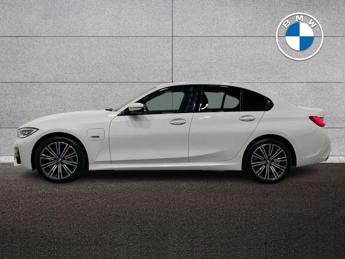 BMW 3 Series 330e M Sport Saloon - Image 4