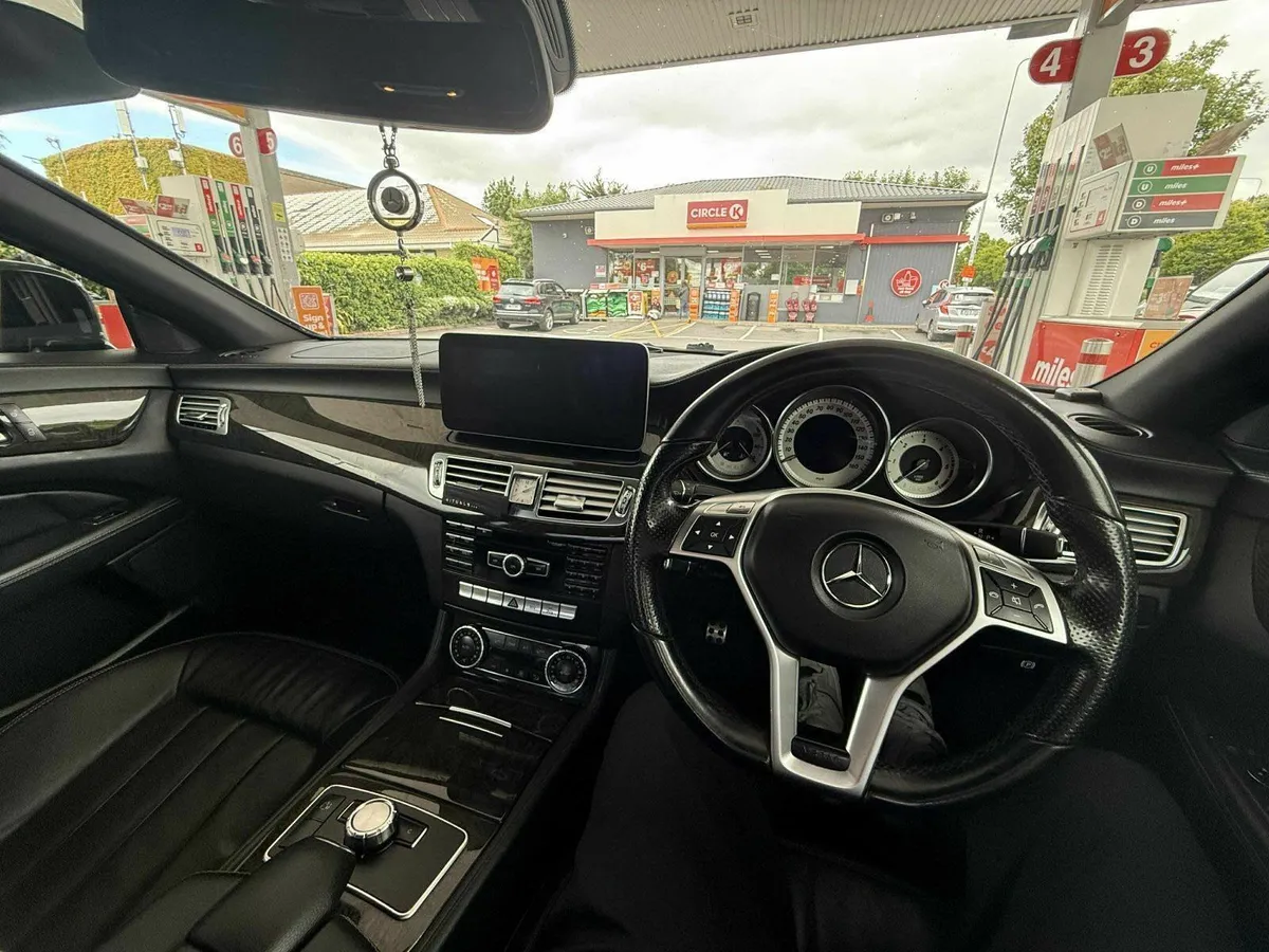 Mercedes-Benz CLS 220 AMG SPORT - Image 2