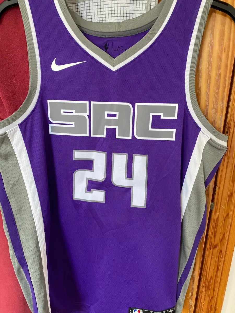 NBA Sacramento Kings Buddy Hield Jersey - Medium - Image 1