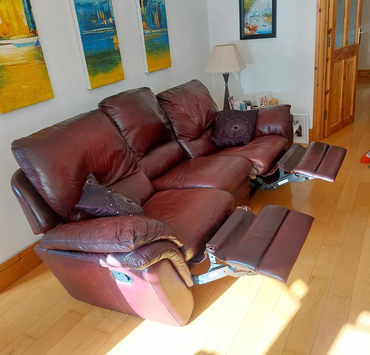 3 piece leather reclining suite - Image 3