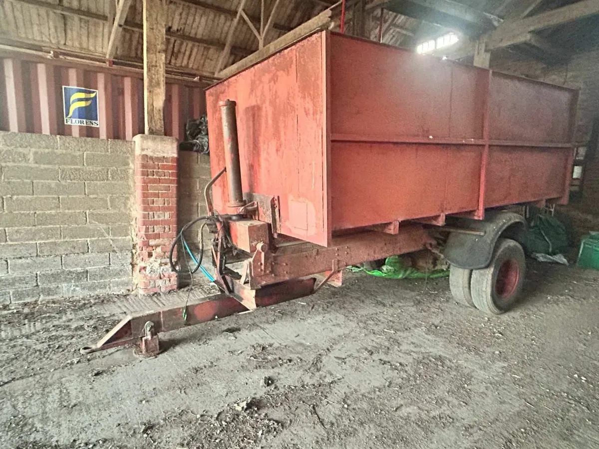 Tipping trailer 14' x7' - Image 1