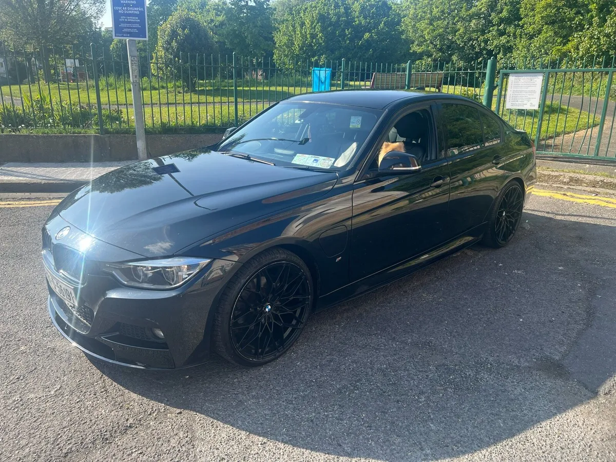 BMW 330e iPerformance Plug-In Hybrid 2018 - Image 4