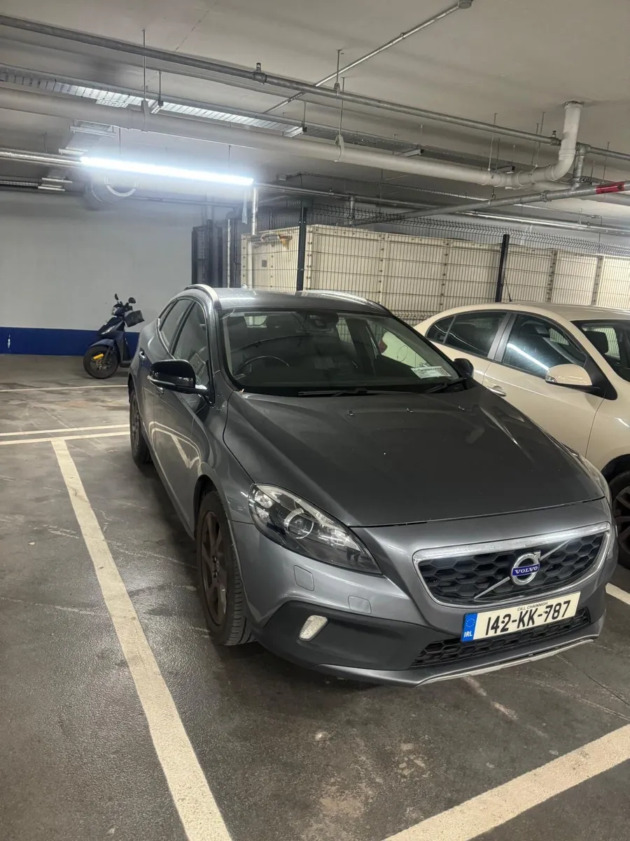 Volvo V40 Cross Country 2014 - Image 1