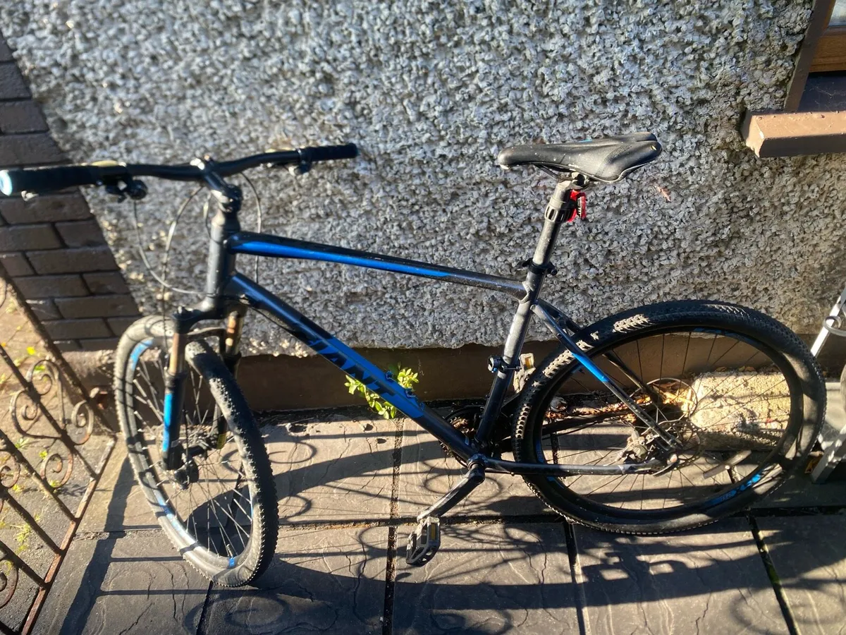 Giant Bike - Image 2