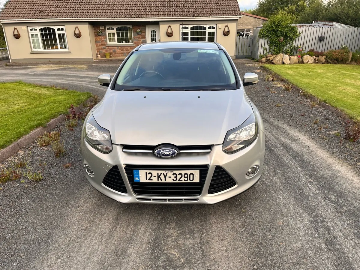 Ford Focus 2012 - Image 2