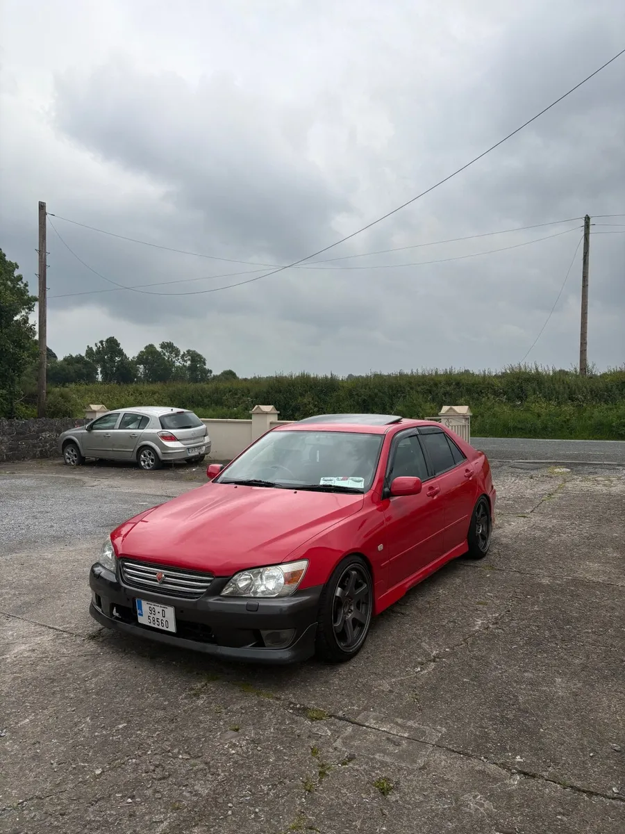 Lexus IS200 - Image 1