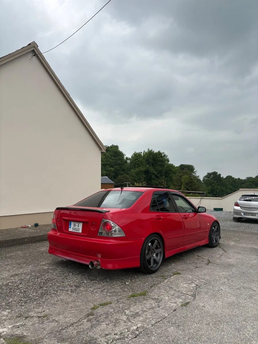 Lexus IS200 - Image 3