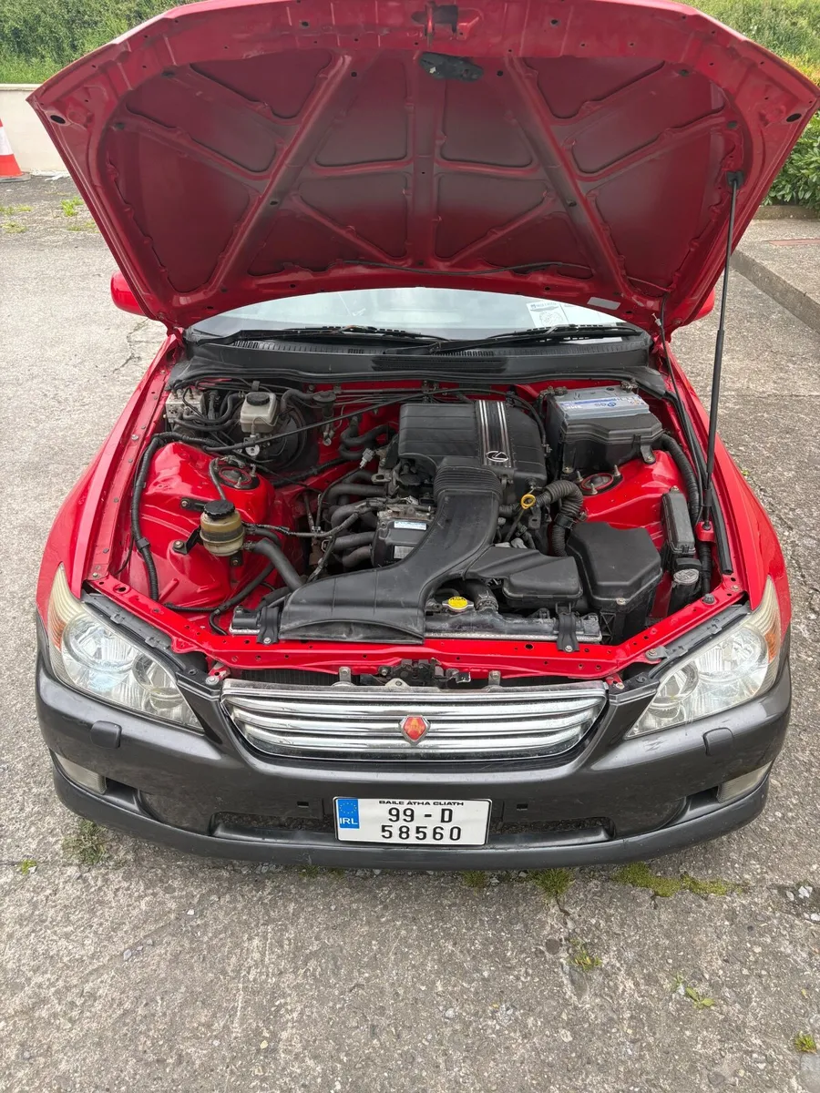 Lexus IS200 - Image 4
