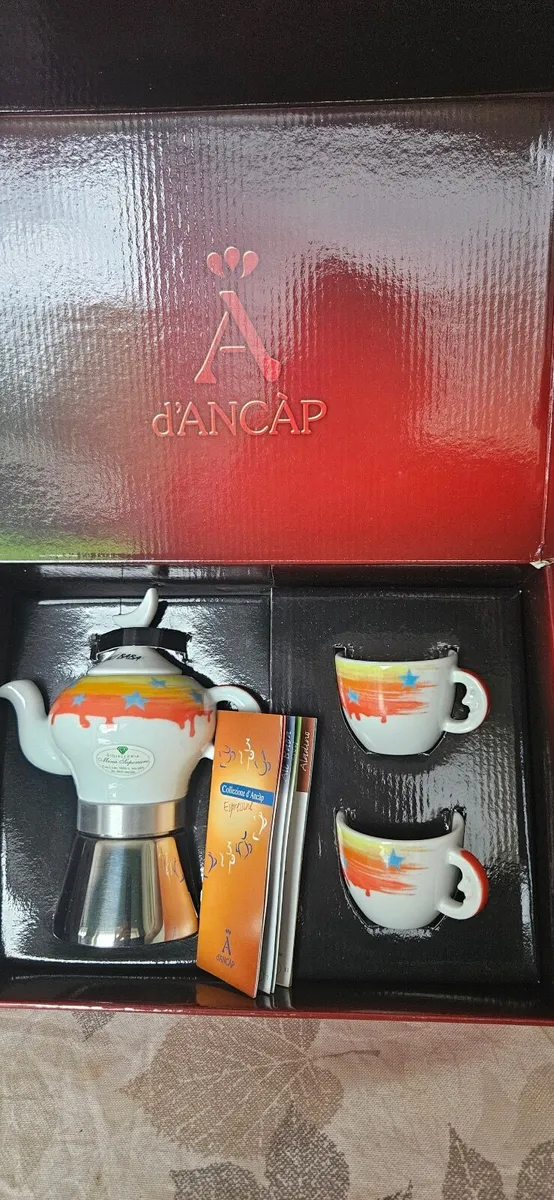 Espresso coffee maker + 2 cups - Image 1